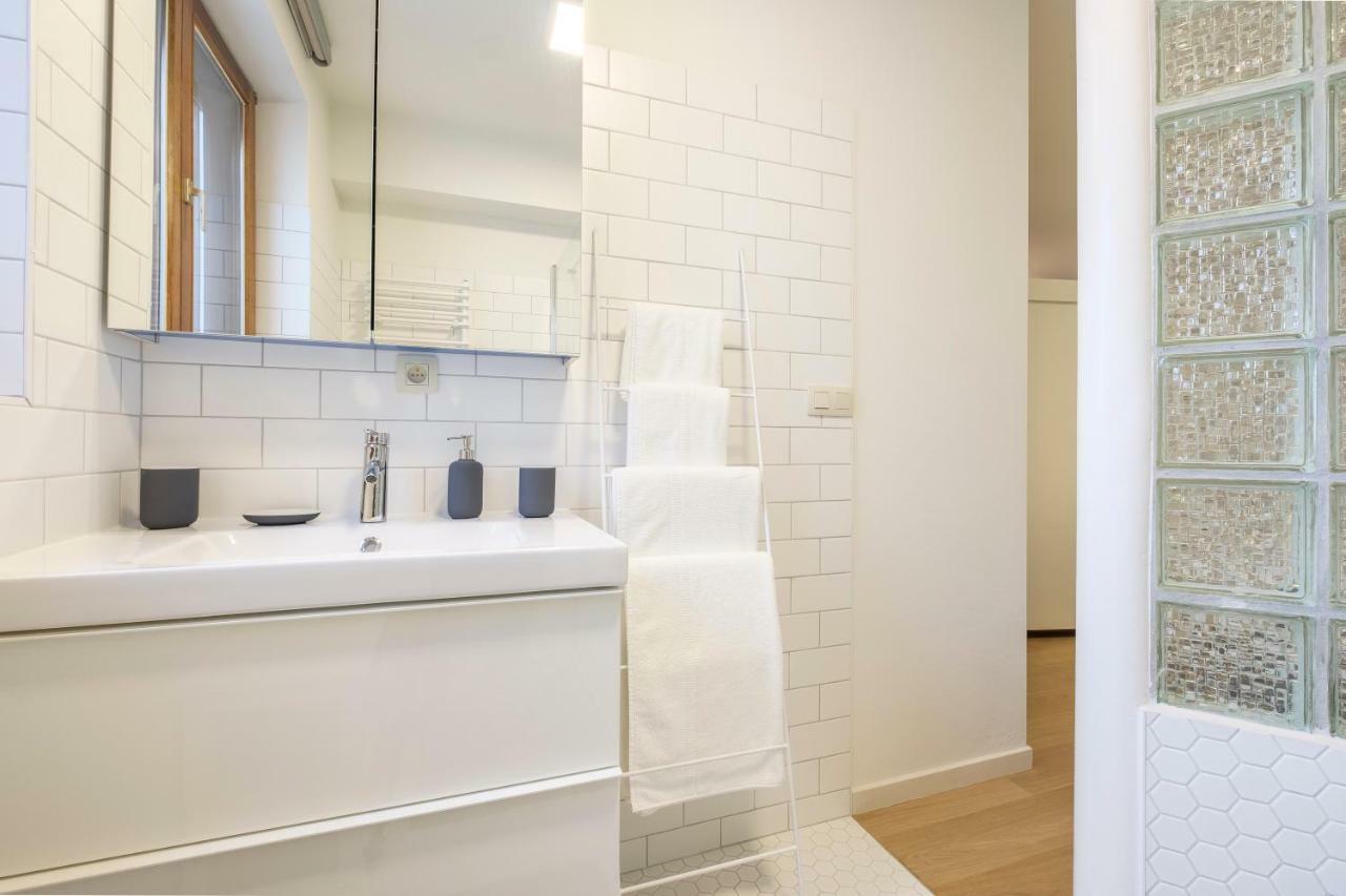 Functional Housings 2 Steps From Grand Place Bruxelles Esterno foto